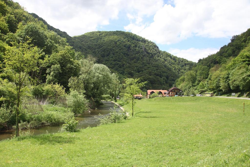 Guesthouse Villa Zelenjak Ventek Kumrovec Bagian luar foto